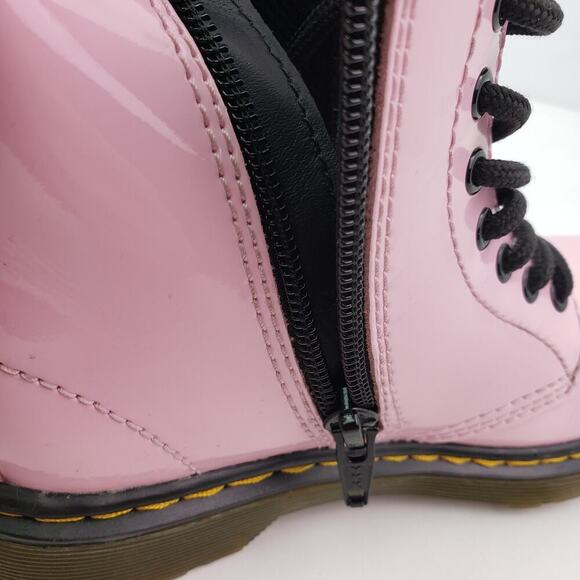 Dr Martens 1460 Girls Size 13 Pale Pink Patent Leather LaceUp Ankle Combat Boots - Picture 11 of 13